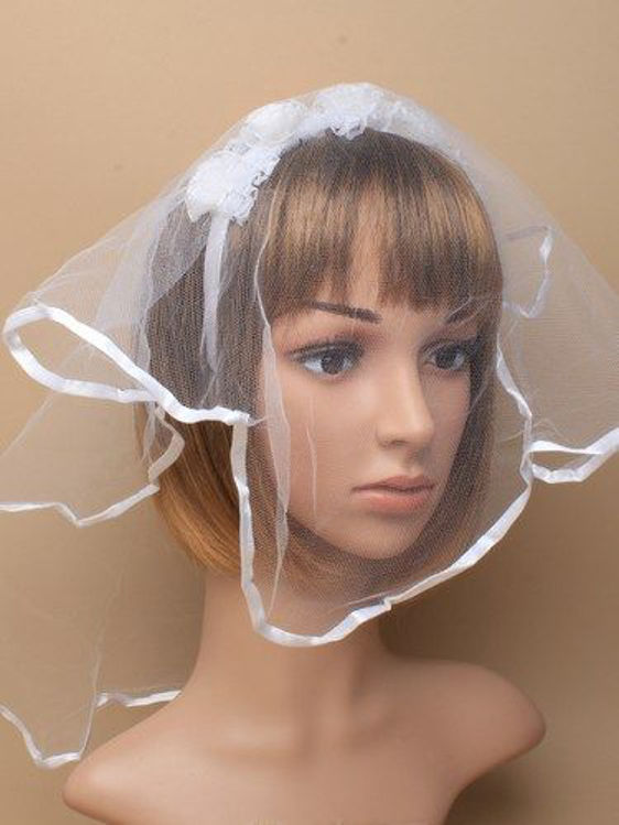 Picture of 9310 WHITE FABRIC ROSETTE AND LACE BRIDAL HEADDRESS